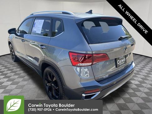 Used 2022 Volkswagen Taos SE w/ Panoramic Sunroof Package AWD/4WD image 5