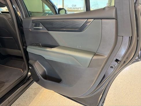 Used 2025 GMC Acadia AT4 w/ Luxury Package AWD/4WD image 50