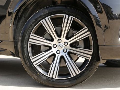 Used 2024 Volvo XC90 T8 Ultimate w/ Lounge Package image 2