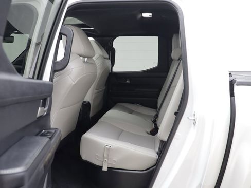Used 2025 Toyota Tacoma Limited AWD/4WD image 14