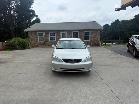 Used 2004 Toyota Camry SE FWD image 2