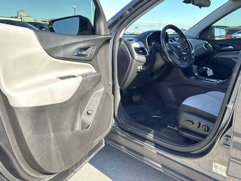 Used 2019 Chevrolet Equinox LT image 16