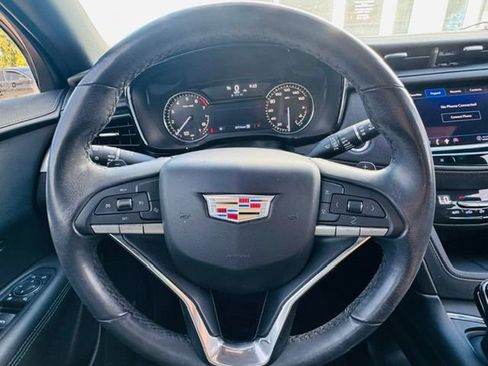 Used 2022 Cadillac XT6 Luxury AWD/4WD image 18