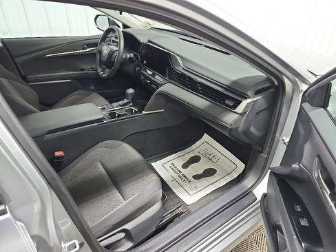 Used 2025 Toyota Camry LE FWD image 15