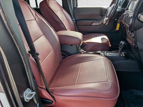 Used 2018 Jeep Wrangler Unlimited Sport S AWD/4WD image 19