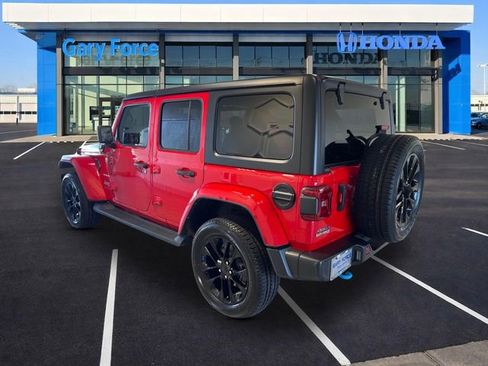 Used 2023 Jeep Wrangler Unlimited Sahara w/ Cold Weather Group AWD/4WD image 3