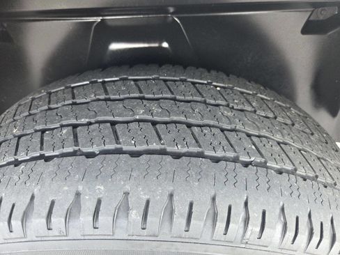 Used 2013 RAM 1500 Laramie w/ Convenience Group image 7