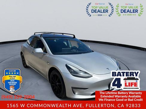 Used 2018 Tesla Model 3 Long Range RWD image 1