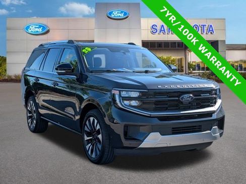Certified 2025 Ford Expedition Platinum w/ Driver's Package AWD/4WD image 1