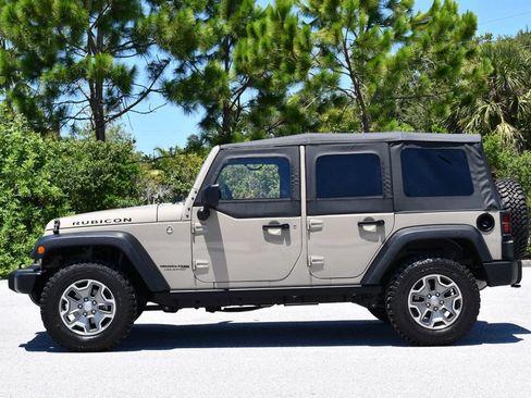 Used 2018 Jeep Wrangler Unlimited Rubicon w/ Connectivity Group AWD/4WD image 26