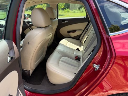 Used 2012 Buick Verano Leather FWD image 12