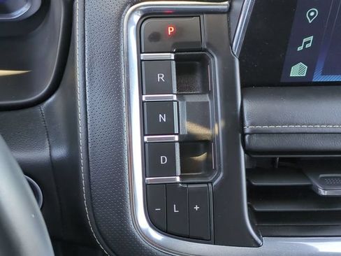 Used 2024 Chevrolet Tahoe Premier AWD/4WD image 20
