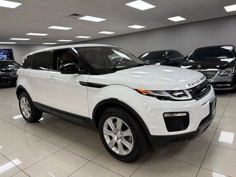Used 2019 Land Rover Range Rover Evoque SE image 23
