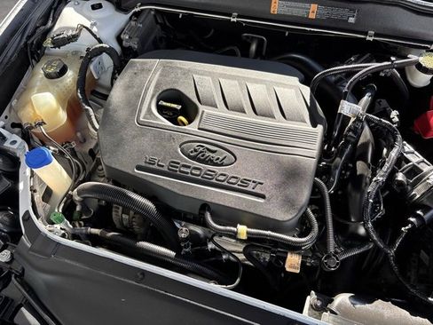 Used 2018 Ford Fusion SE w/ Fusion SE Technology Package image 27