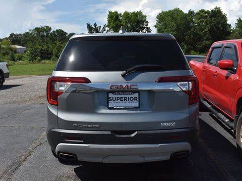 Used 2023 GMC Acadia SLE FWD image 4