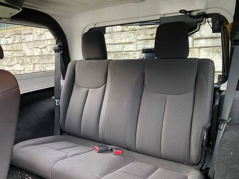 Used 2015 Jeep Wrangler Sport AWD/4WD image 11