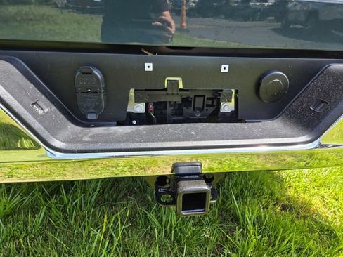 Used 2025 Chevrolet Silverado 1500 LT AWD/4WD image 17