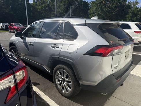 Used 2019 Toyota RAV4 XLE Premium w/ Cold Weather Package AWD/4WD image 45