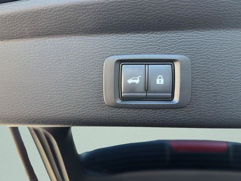 Used 2025 Mitsubishi Outlander SE AWD/4WD image 16