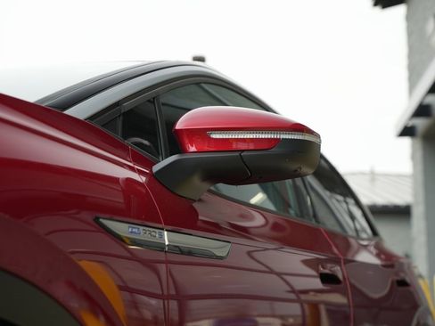 Used 2023 Volkswagen ID.4 Pro S Plus image 17