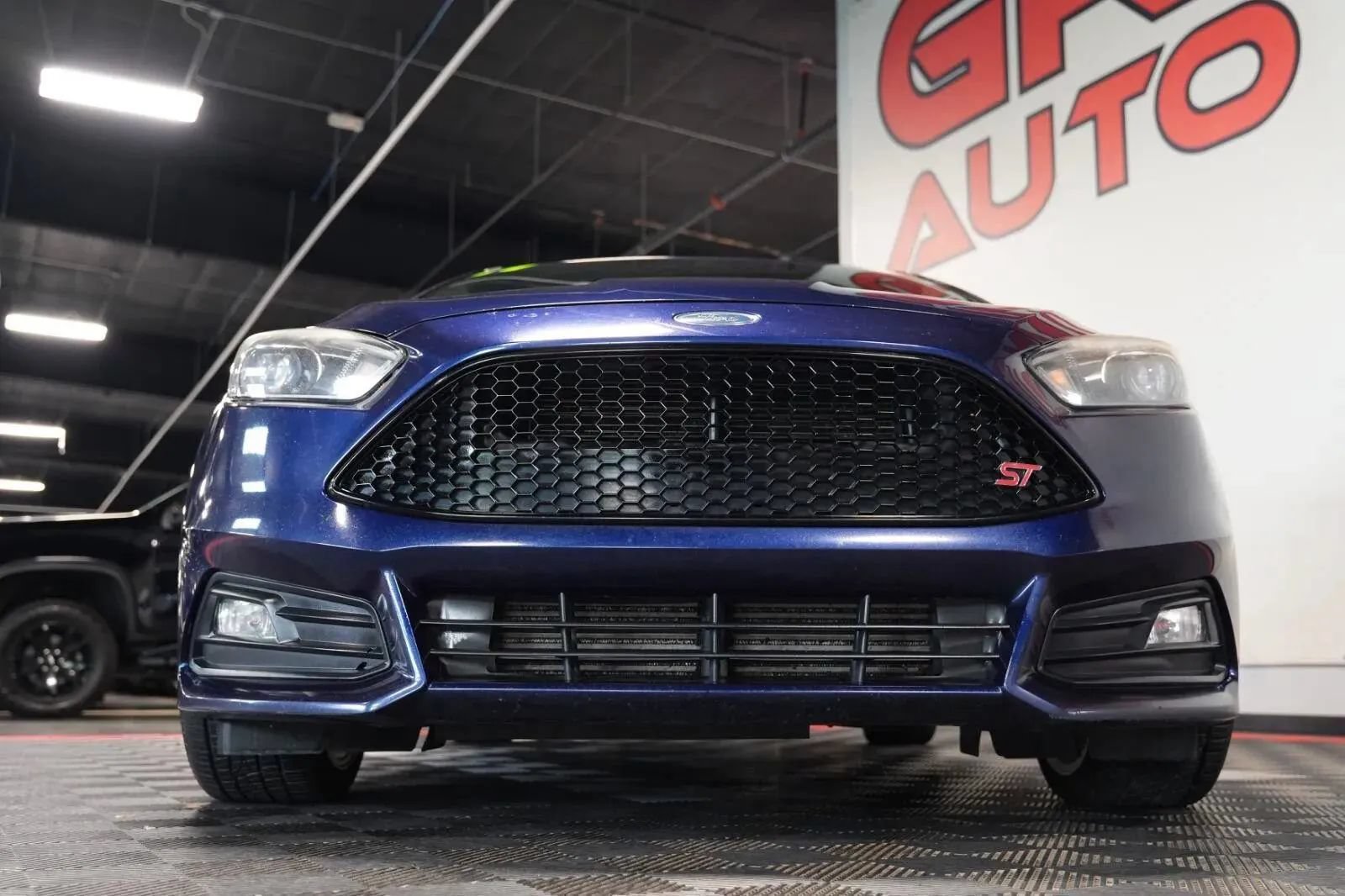 Used 2017 Ford Focus ST w/ Equipment Group 401A FWD image 39