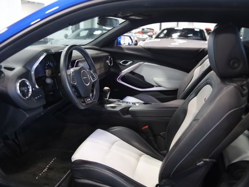 Used 2018 Chevrolet Camaro SS RWD image 16