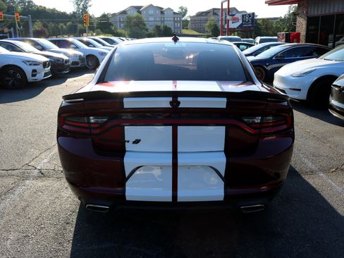Used 2020 Dodge Charger SXT w/ Blacktop Package image 4