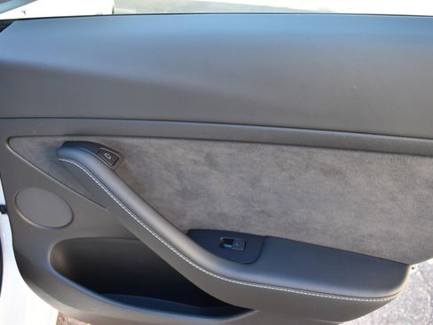 Used 2021 Tesla Model 3 Standard Range Plus image 18