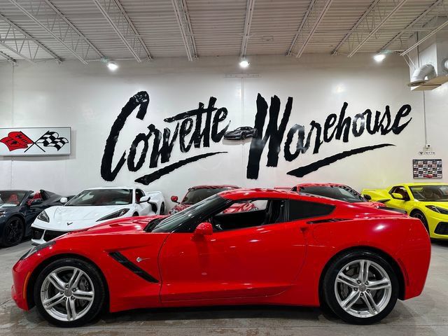 Used 2016 Chevrolet Corvette Stingray Coupe RWD image 2
