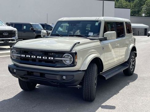 New 2025 Ford Bronco Outer Banks image 21