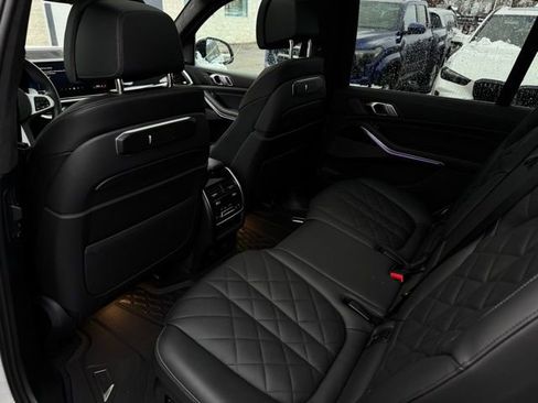 Used 2026 BMW X7 xDrive40i w/ M Sport Package image 21