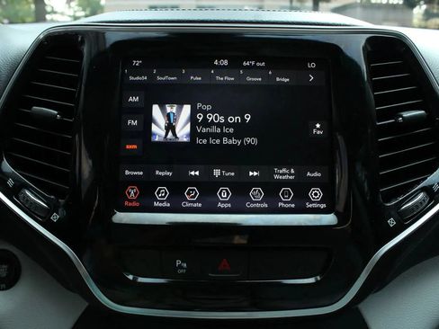 Used 2020 Jeep Cherokee Limited FWD image 41