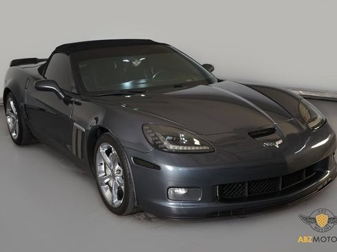 Used 2011 Chevrolet Corvette Grand Sport w/ Preferred Equipment Group image 2
