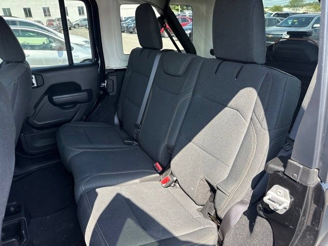 Used 2025 Jeep Wrangler Unlimited Sport AWD/4WD image 25