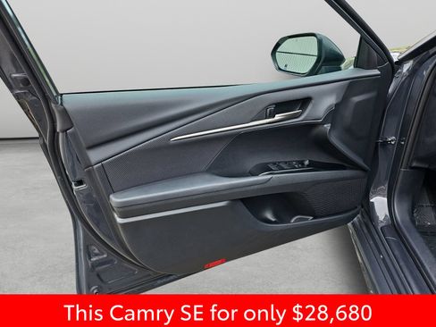Used 2025 Toyota Camry SE FWD image 34