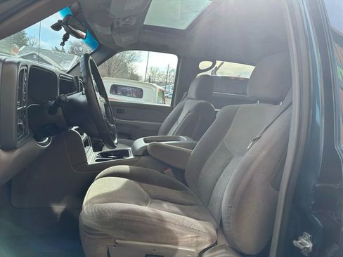 Used 2005 Chevrolet Avalanche Z71 w/ Sun And Sound Package image 11