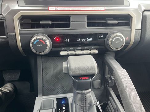 New 2025 Toyota Tacoma TRD Off-Road image 18