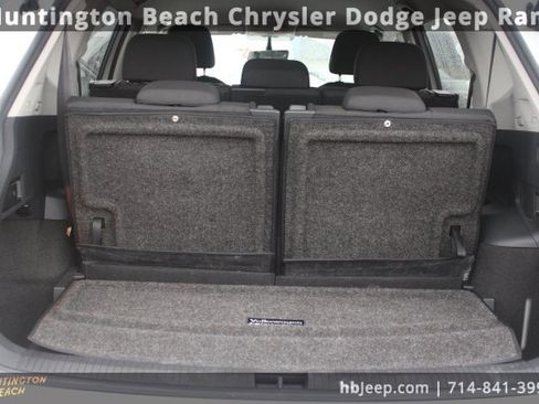 Used 2021 Volkswagen Tiguan S image 33