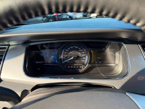 Used 2019 Ford Taurus SEL w/ Equipment Group 201A image 11