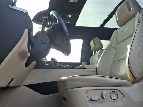 Used 2023 Cadillac Escalade ESV Premium Luxury image 27