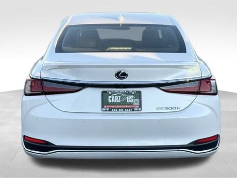 Used 2019 Lexus ES 300h w/ Luxury Package image 6