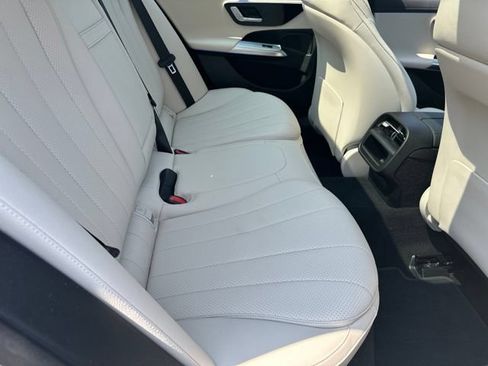 Used 2026 Mercedes-Benz E 350 Sedan image 32