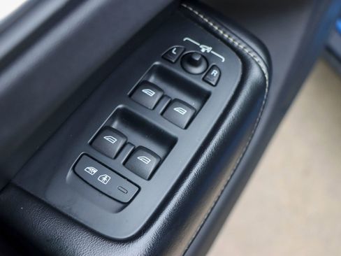 Used 2018 Volvo XC60 T6 R-Design w/ Convenience Package image 14