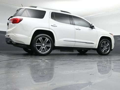 Used 2019 GMC Acadia Denali w/ Technology Package FWD image 44