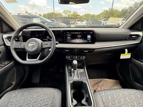 New 2025 Nissan Kicks SV image 17