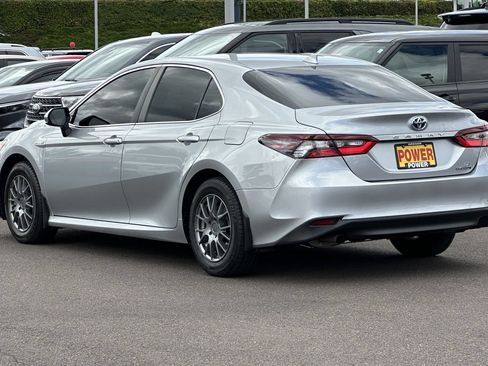 Used 2021 Toyota Camry LE FWD image 6