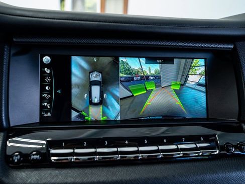 Used 2022 Rolls-Royce Cullinan Black Badge image 40