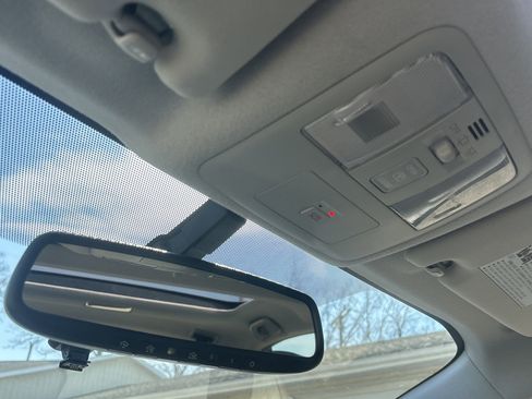 Used 2012 Toyota Prius V Five image 15