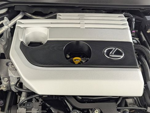 Used 2022 Lexus UX 200 image 10