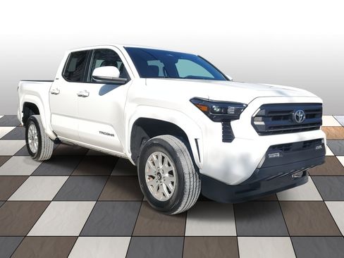 Used 2024 Toyota Tacoma SR5 AWD/4WD image 3